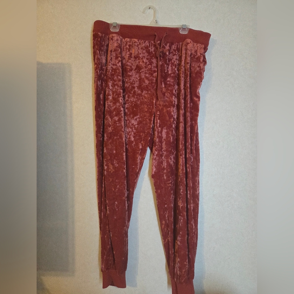 Aerie Women Crushed Velvet Joggers - Rosewood
